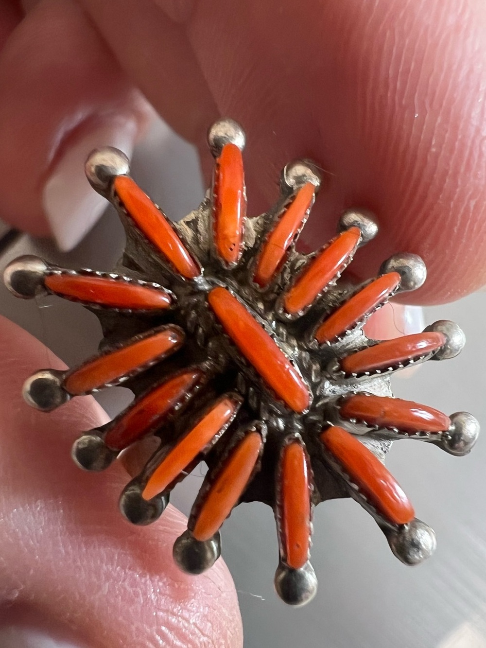 VTG Native American Zuni sterling silver ring featuring coral needlepoint - Picture 1 of 16